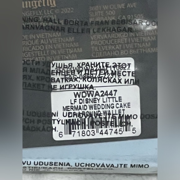 NWT Loungefly Disney’s The Little Mermaid wedding cake zip around wallet - Picture 7 of 7